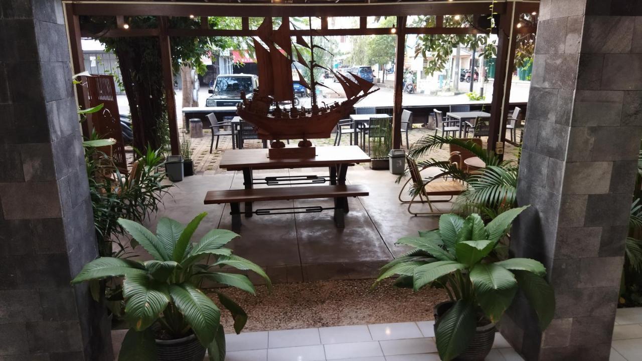 Nusantara Hotel Syariah Jepara Exterior photo